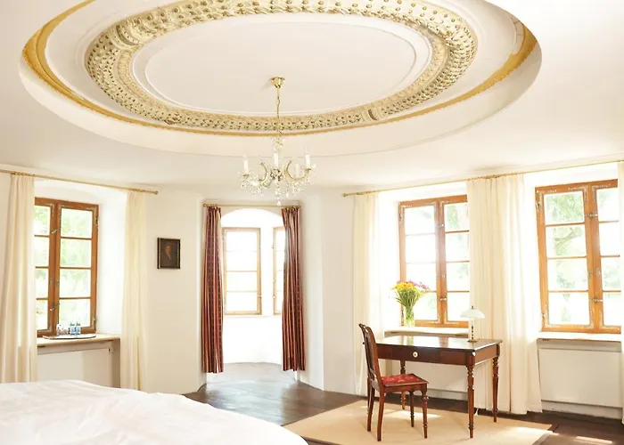 Schloss Otting מלון 2*
